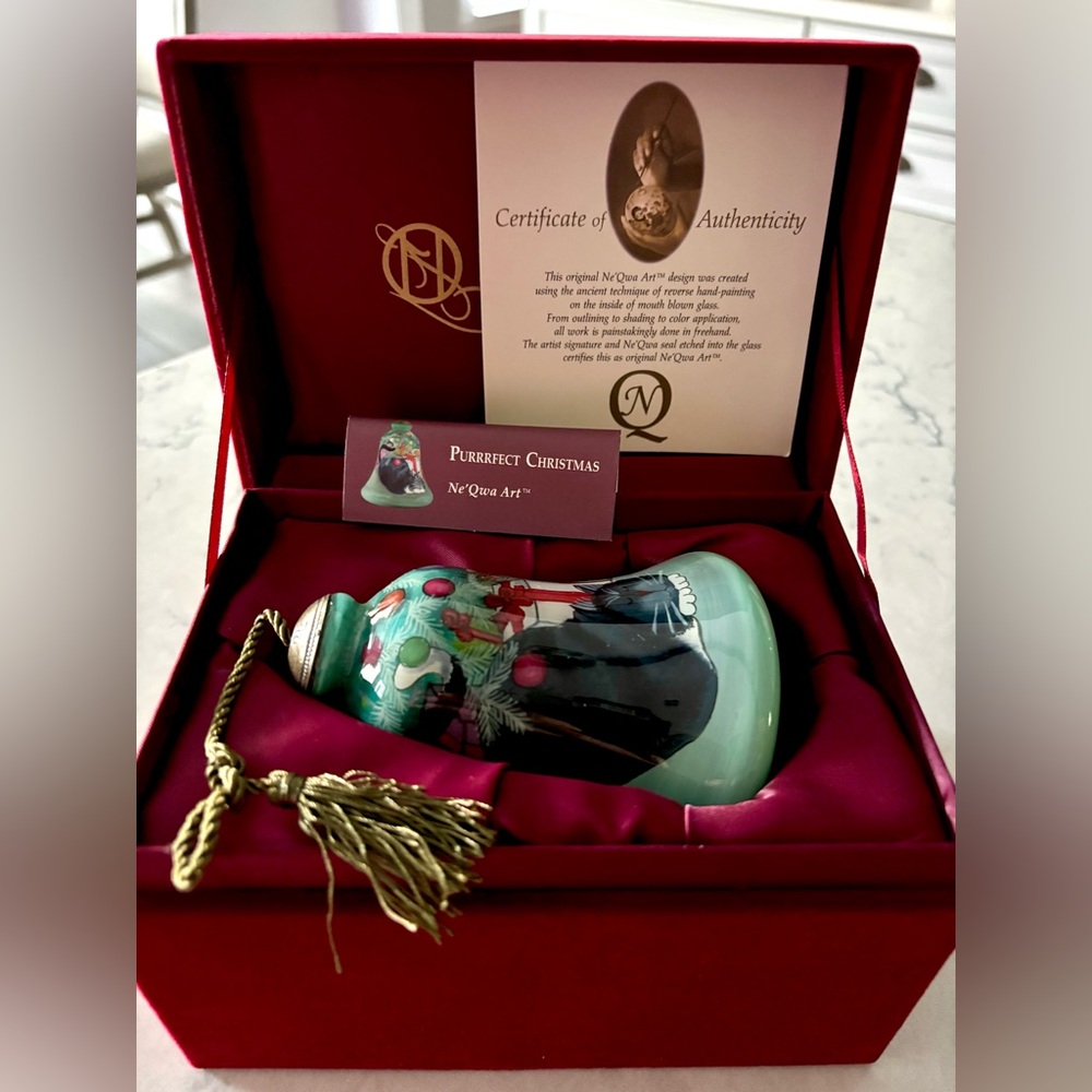 Ne'Qwa Art Purrrfect Christmas Ornament with Tassel